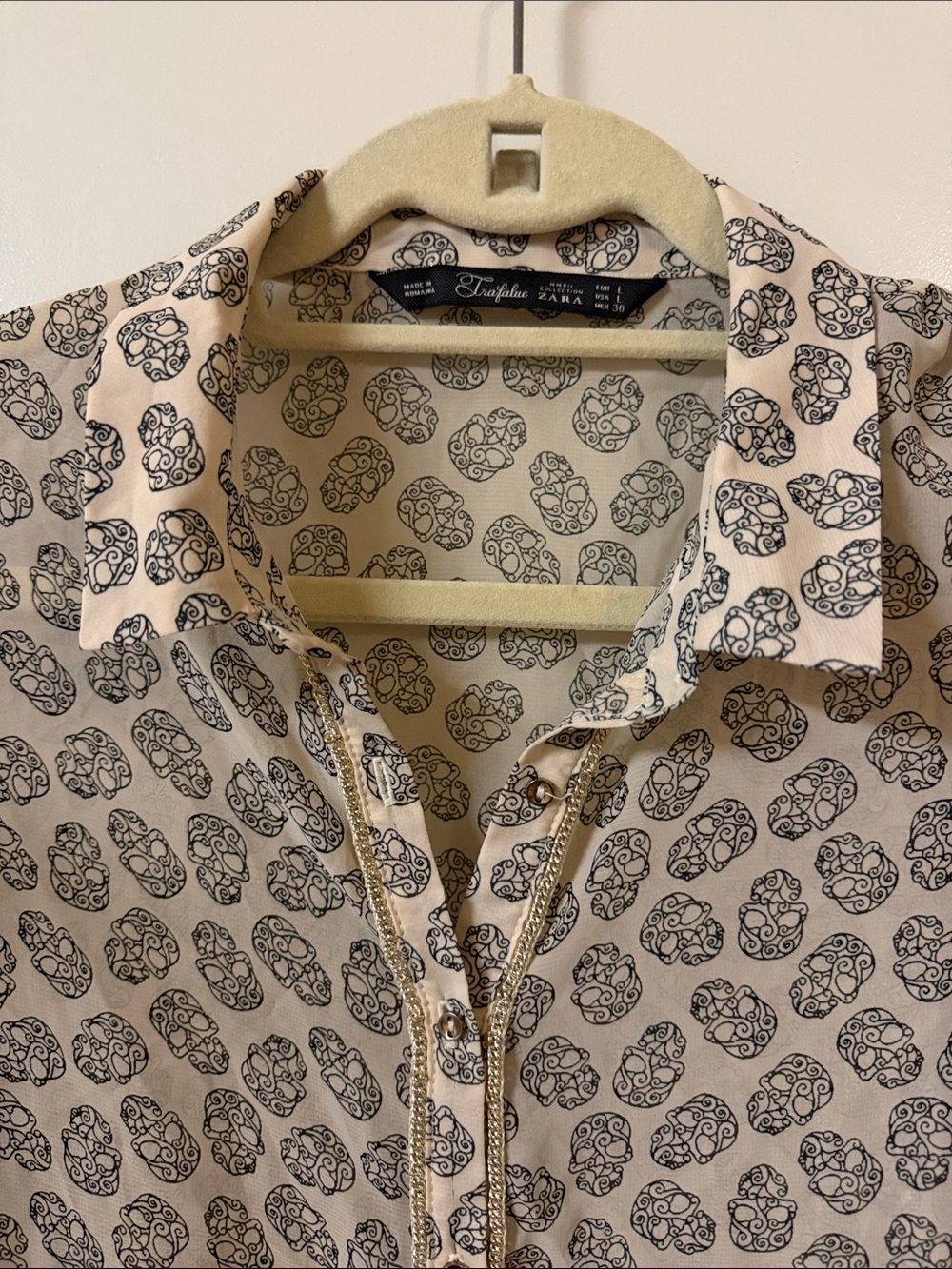 Light Cream Button-Up Shirt with Black Skull Print 💀 - Picture 3 of 6